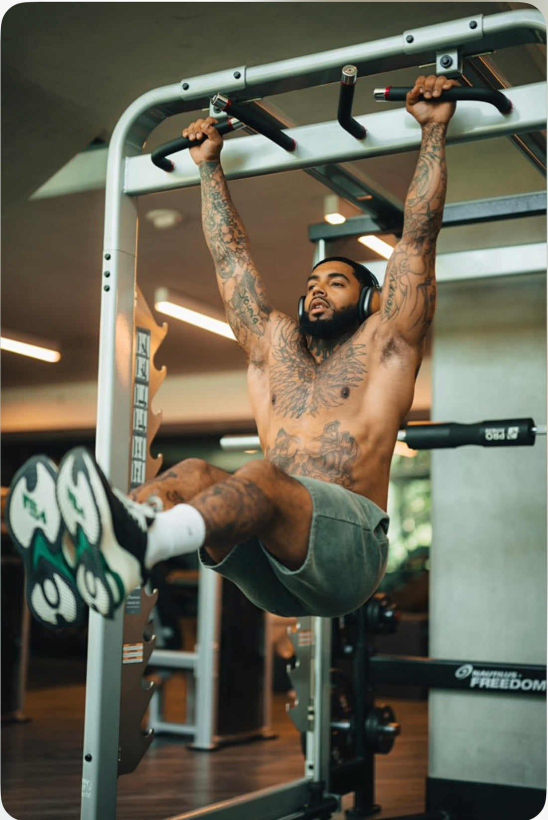 Performance Sneakers: The Ultimate Blend of Style, Comfort, and Versatility